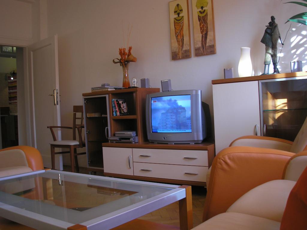 Apartment Accommodation Up To 17 Bratislava Luaran gambar