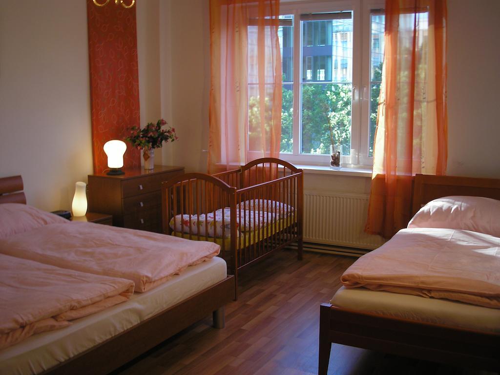 Apartment Accommodation Up To 17 Bratislava Bilik gambar