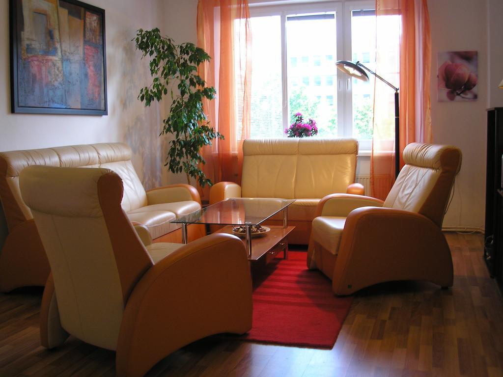 Apartment Accommodation Up To 17 Bratislava Luaran gambar