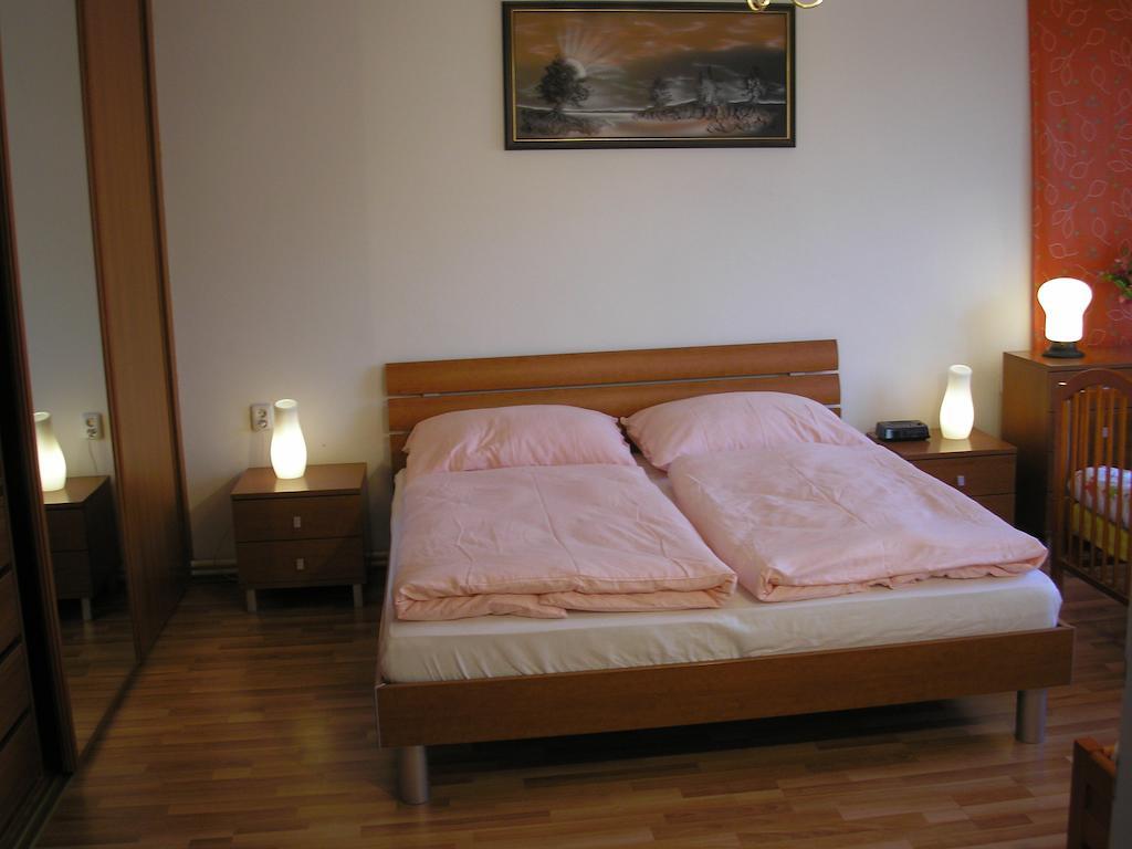 Apartment Accommodation Up To 17 Bratislava Luaran gambar