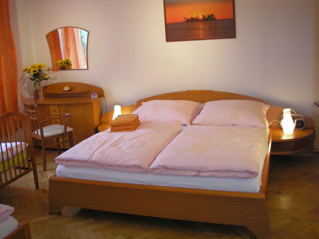 Apartment Accommodation Up To 17 Bratislava Bilik gambar
