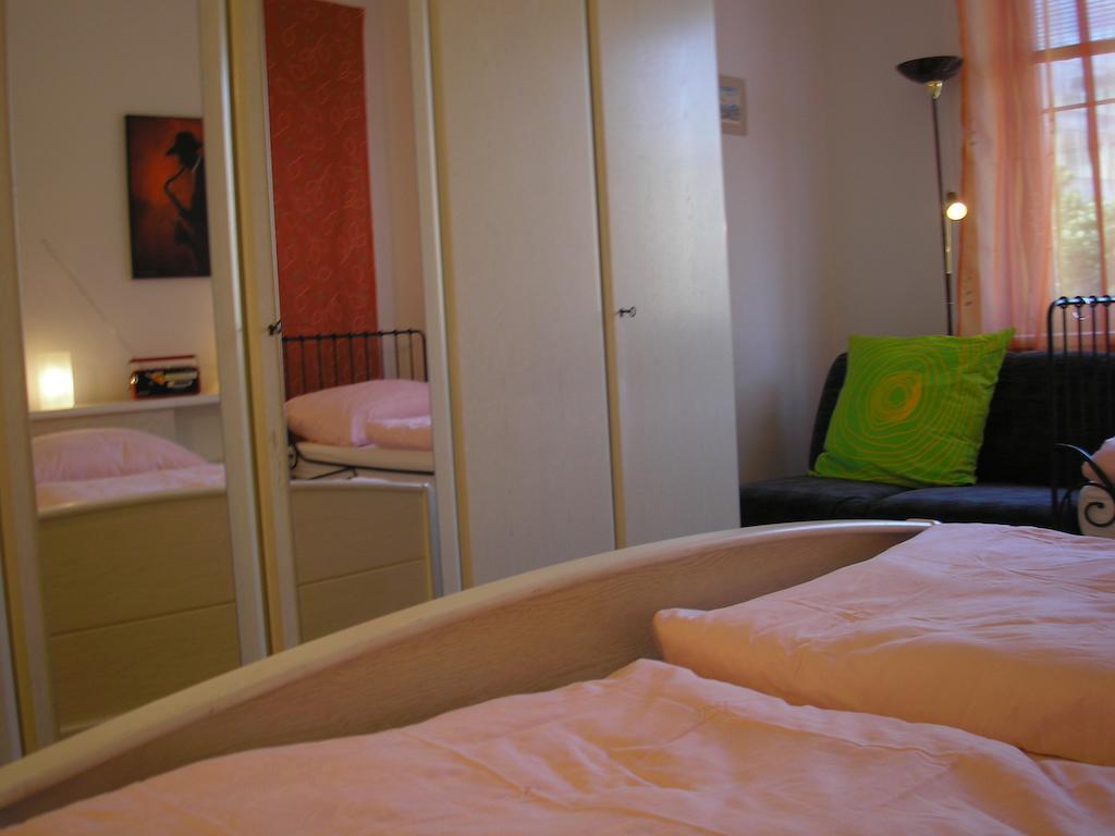 Apartment Accommodation Up To 17 Bratislava Luaran gambar